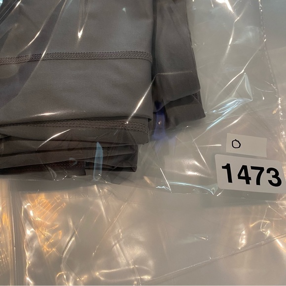 Nike Dri Fit Gray workout pants with Zipper Pouch - Picture 9 of 9